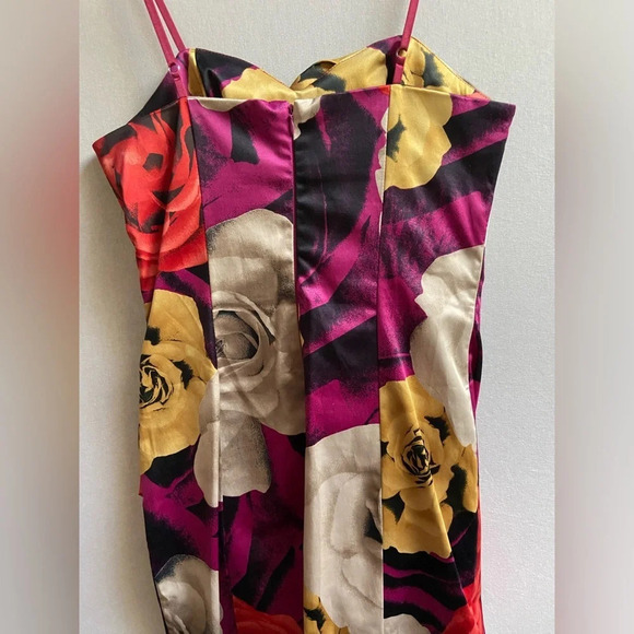 Rinascimento ruche floral mini  dress Sz M - Picture 3 of 12